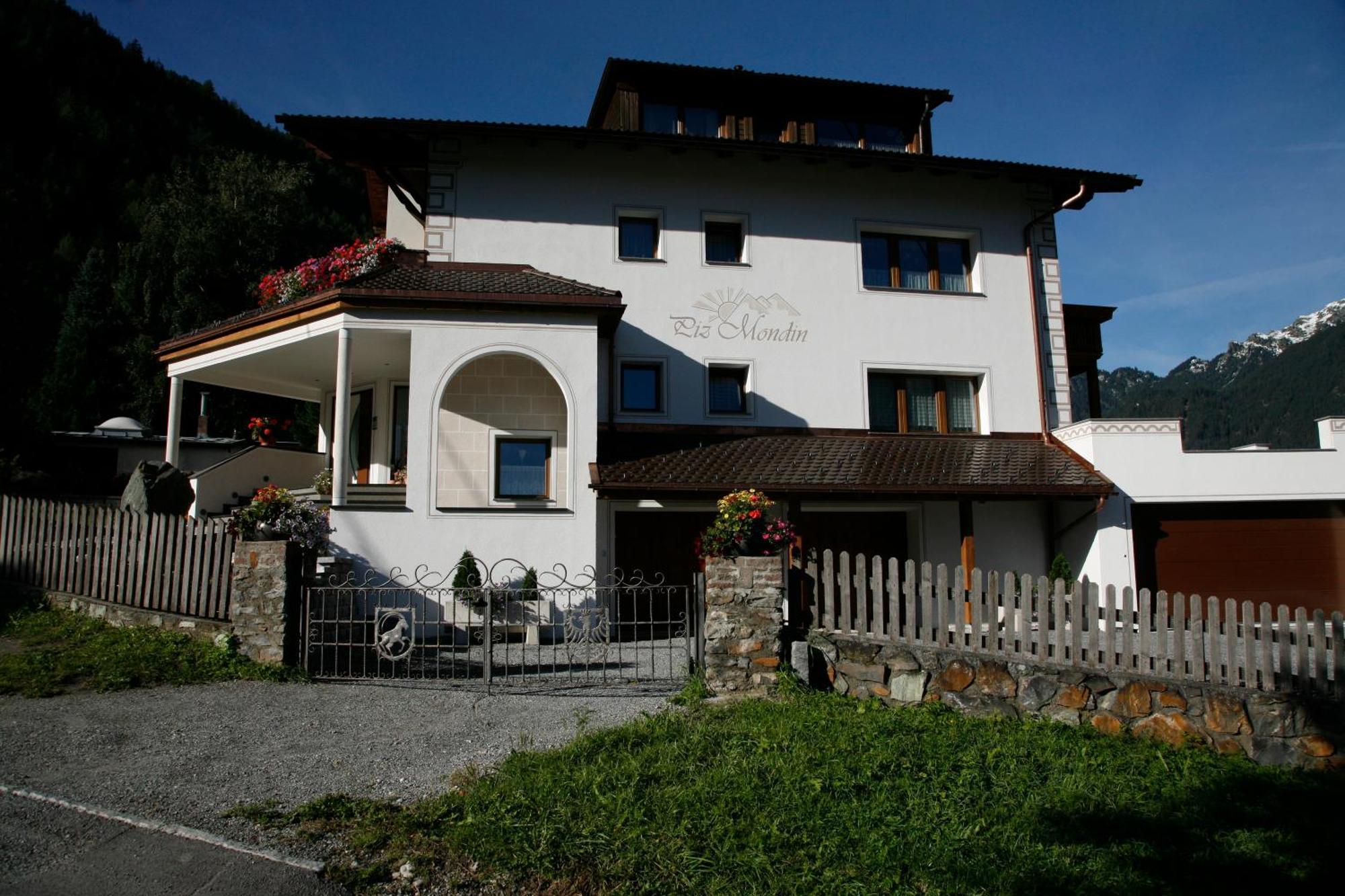 Apart Piz Mondin Pfunds Exteriör bild