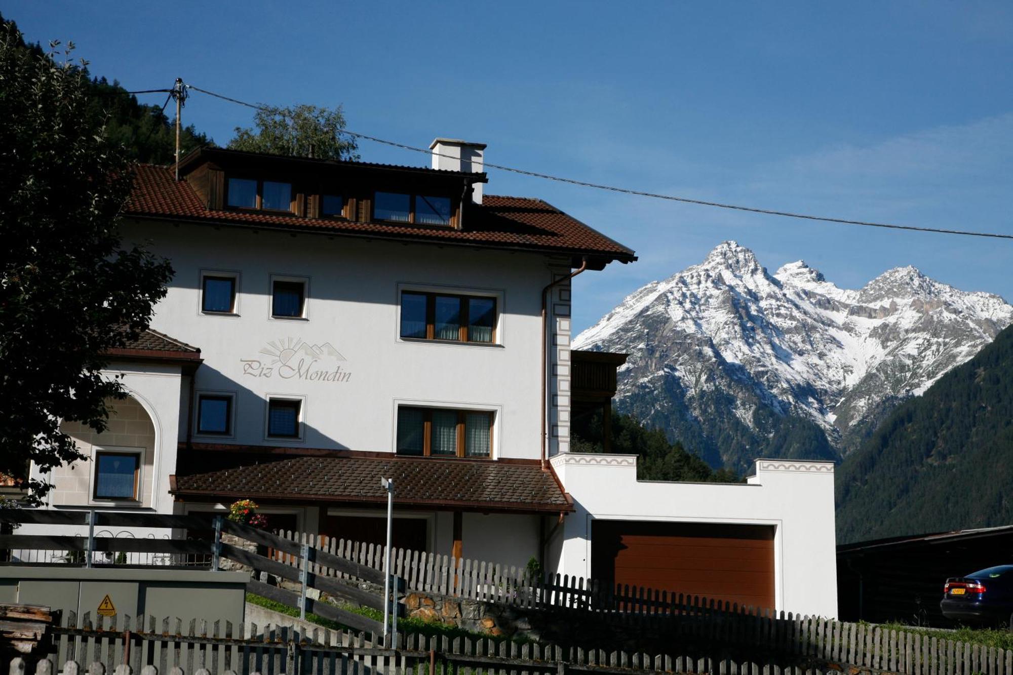 Apart Piz Mondin Pfunds Exteriör bild