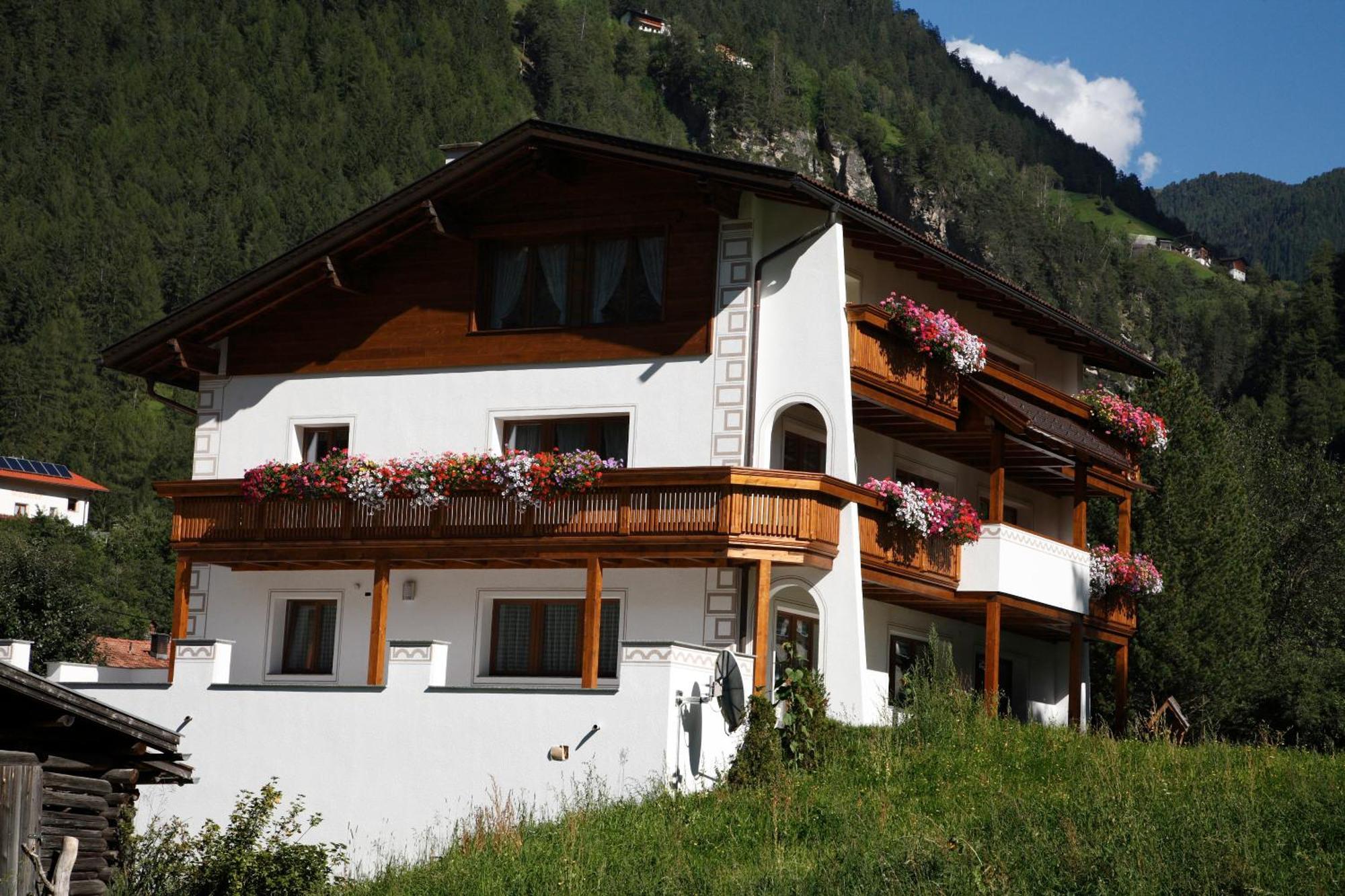Apart Piz Mondin Pfunds Exteriör bild