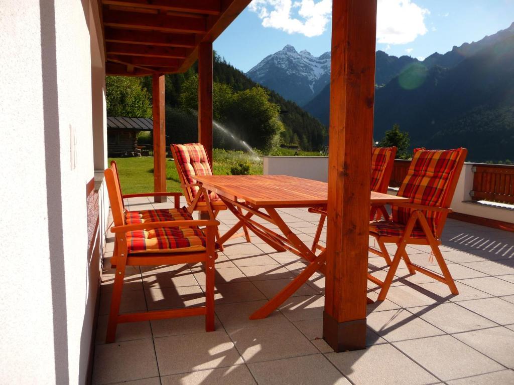 Apart Piz Mondin Pfunds Rum bild