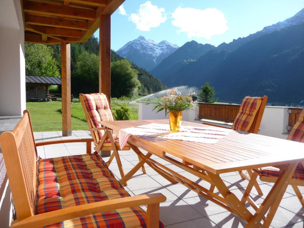 Apart Piz Mondin Pfunds Rum bild